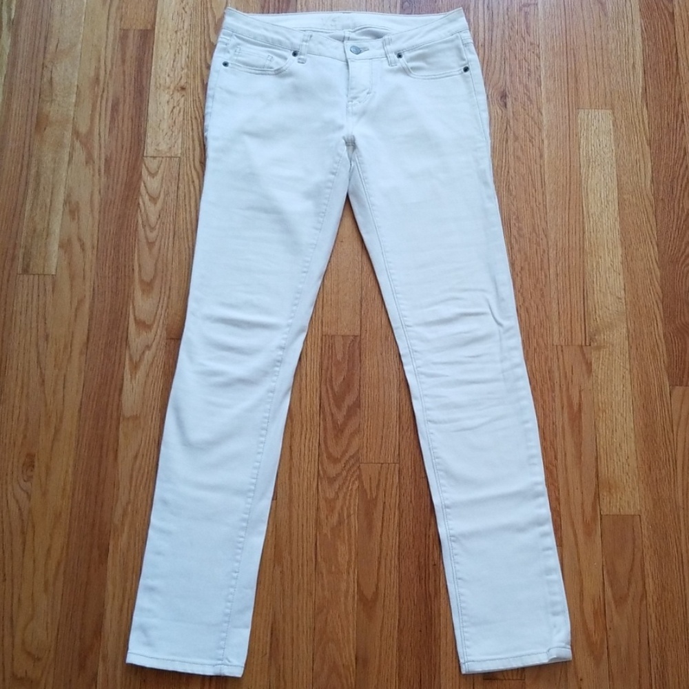 VS White jeans